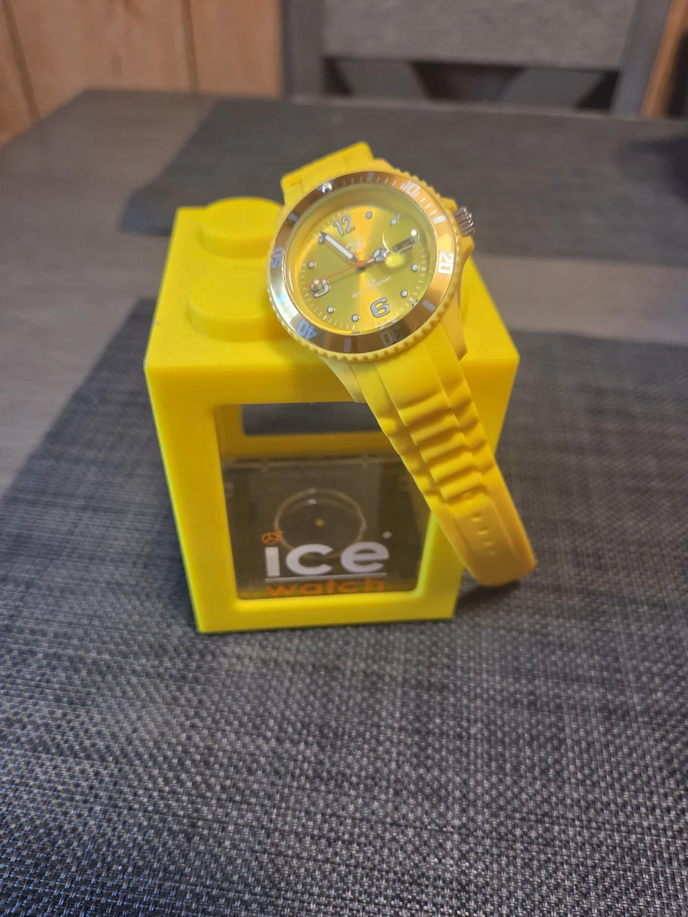 ICE Yellow Silicone Watch - Picture 4 of 4